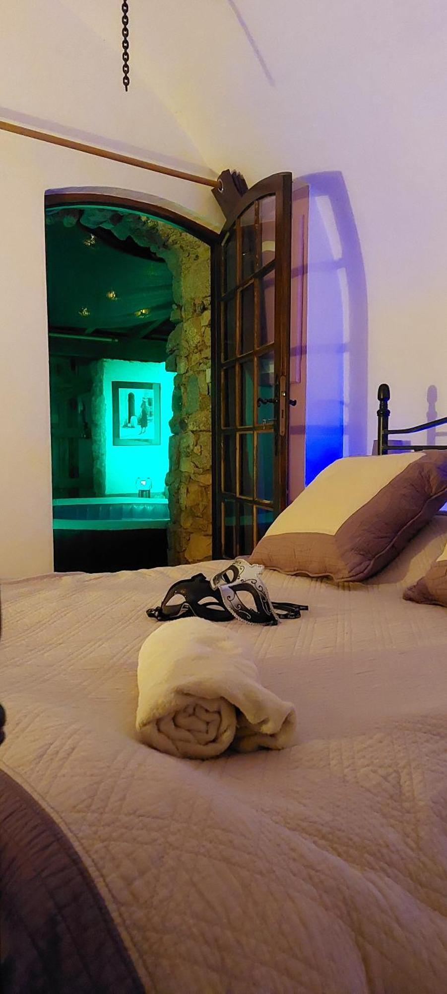 Chambre Love Romantique Avec Spa Privee Calvi  Exteriör bild